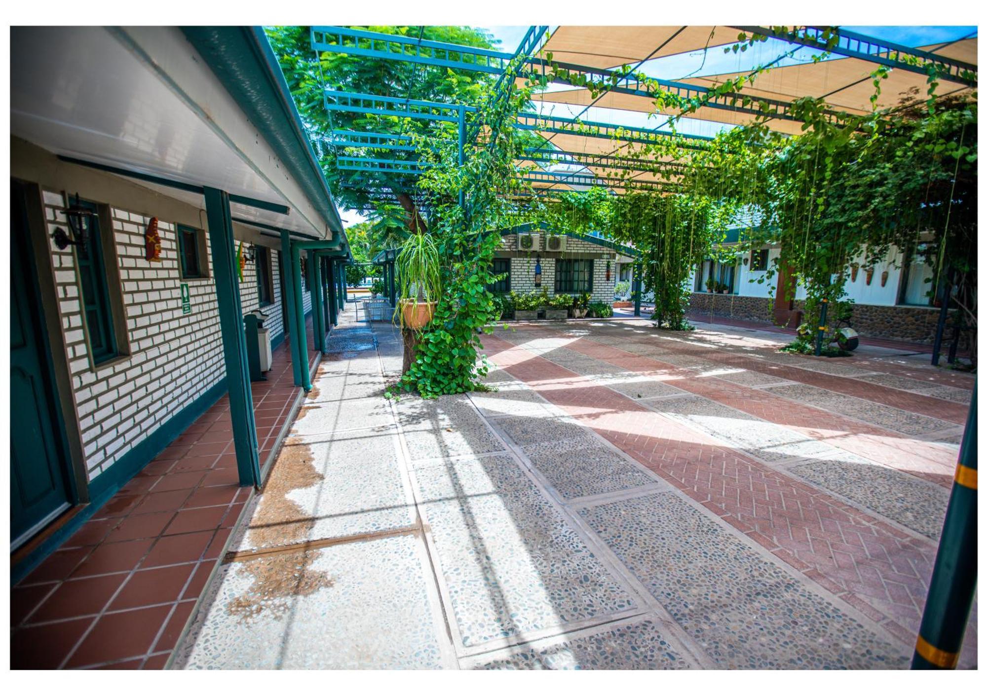Hotel Boutique El Rancho Olivo Villamontes ภายนอก รูปภาพ